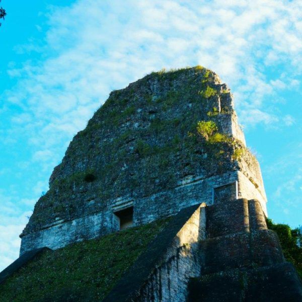 El templo V de Tikal